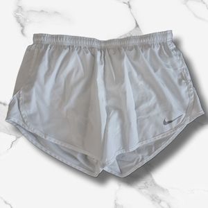 Snow White Nike Dri-Fit Fully Lined Athletic Shorts sz M